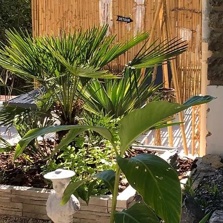 La Demeure Des Sens Avec Et Sauna Bed & Breakfast